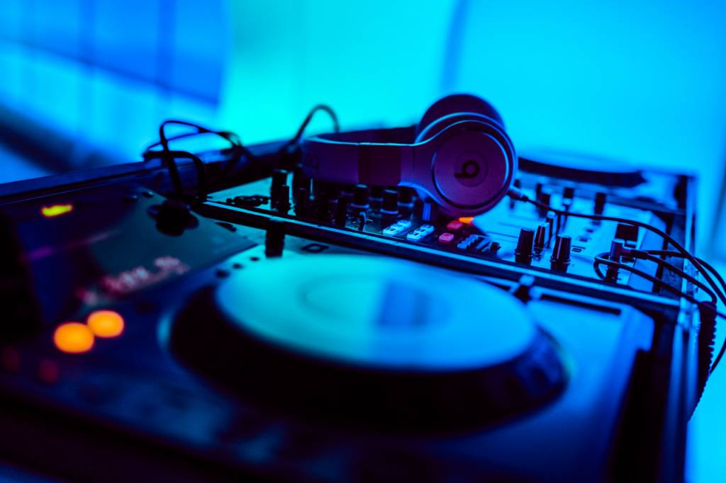 image of corporate dj services equipment